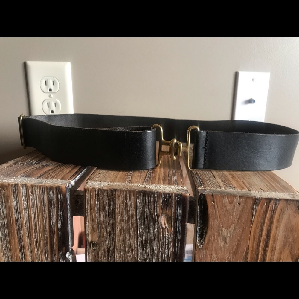 Vintage buckled black leather belt size m EUC
